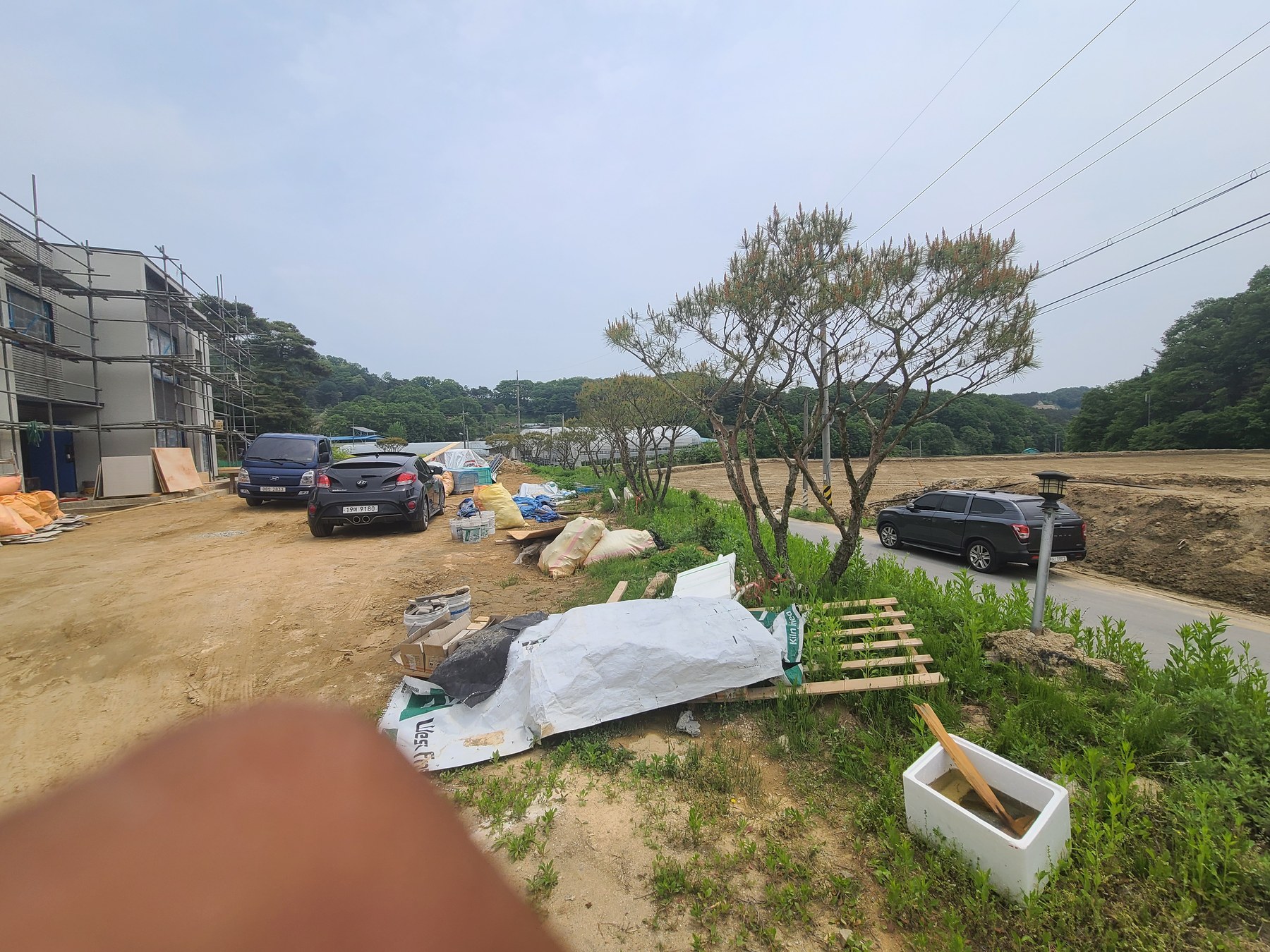 청주시 남이면 문동리 윤성하우징 전원주택과 도로 측 작업 구간