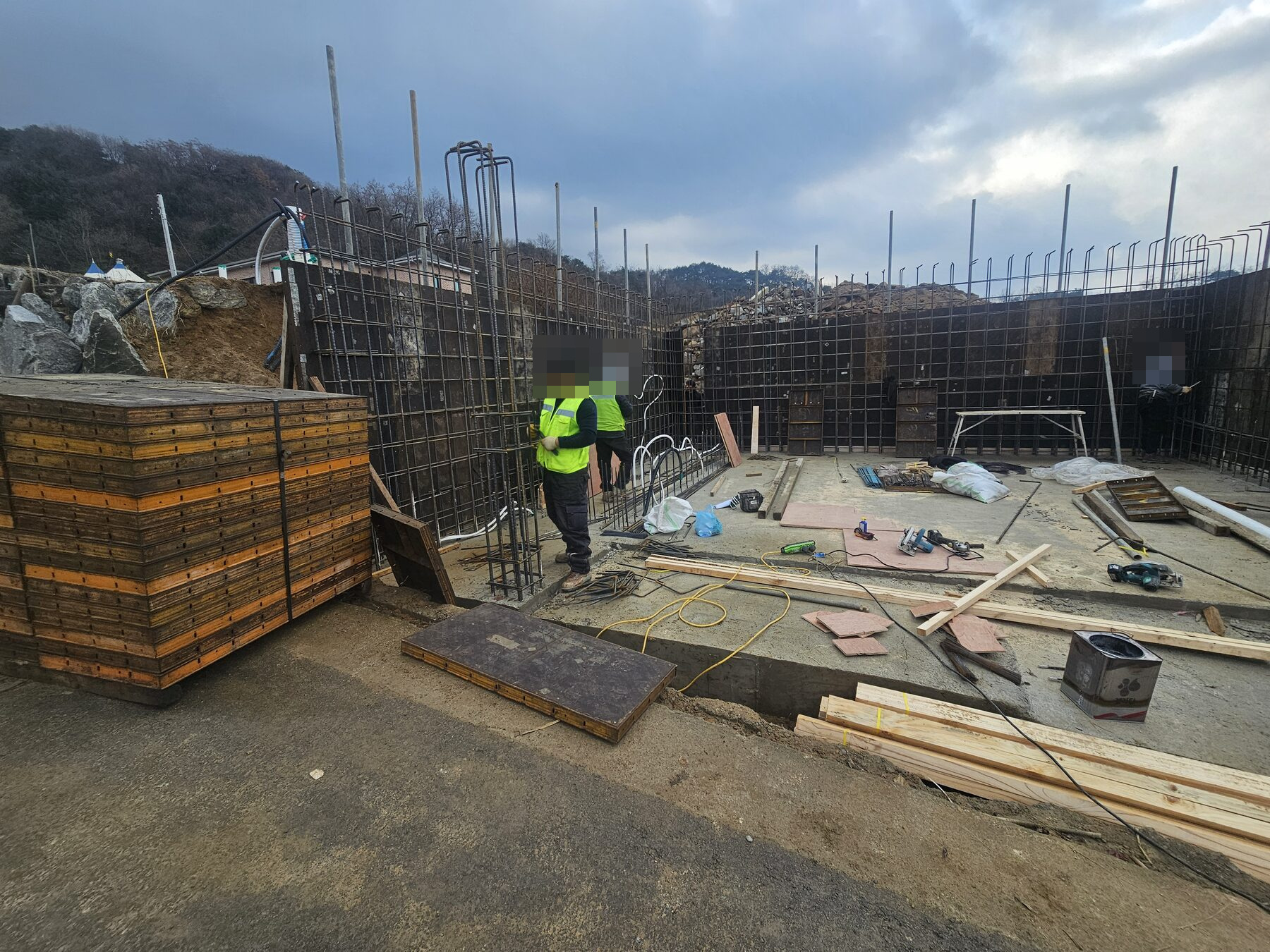 원주시 지하주차장 벽체 철근