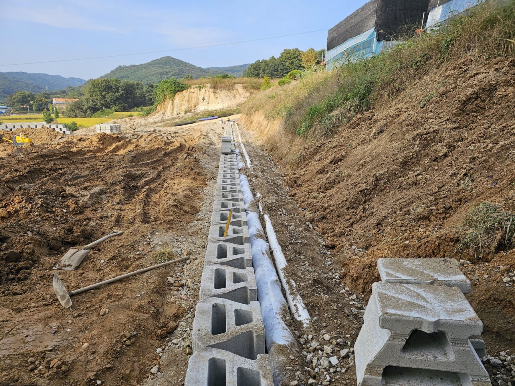 공주시 농지 3번 부지 보강토 블록 적층 과정